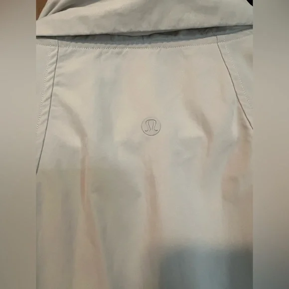 Lululemon Always Effortless Jacket
Dune - Picture 7 of 10